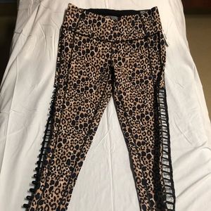 Victoria’s Secret Knockout tight workout leggings